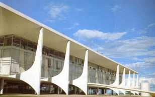 Niemeyer - Palacio do Plan Alto à Brasilia